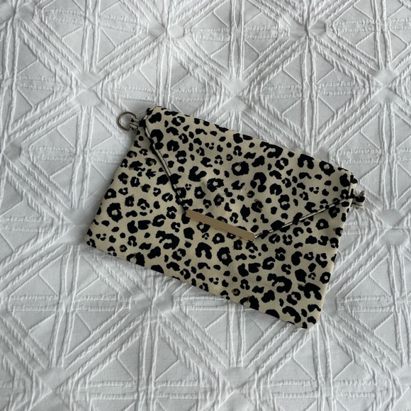 Handbags - Leopard Print Clutch